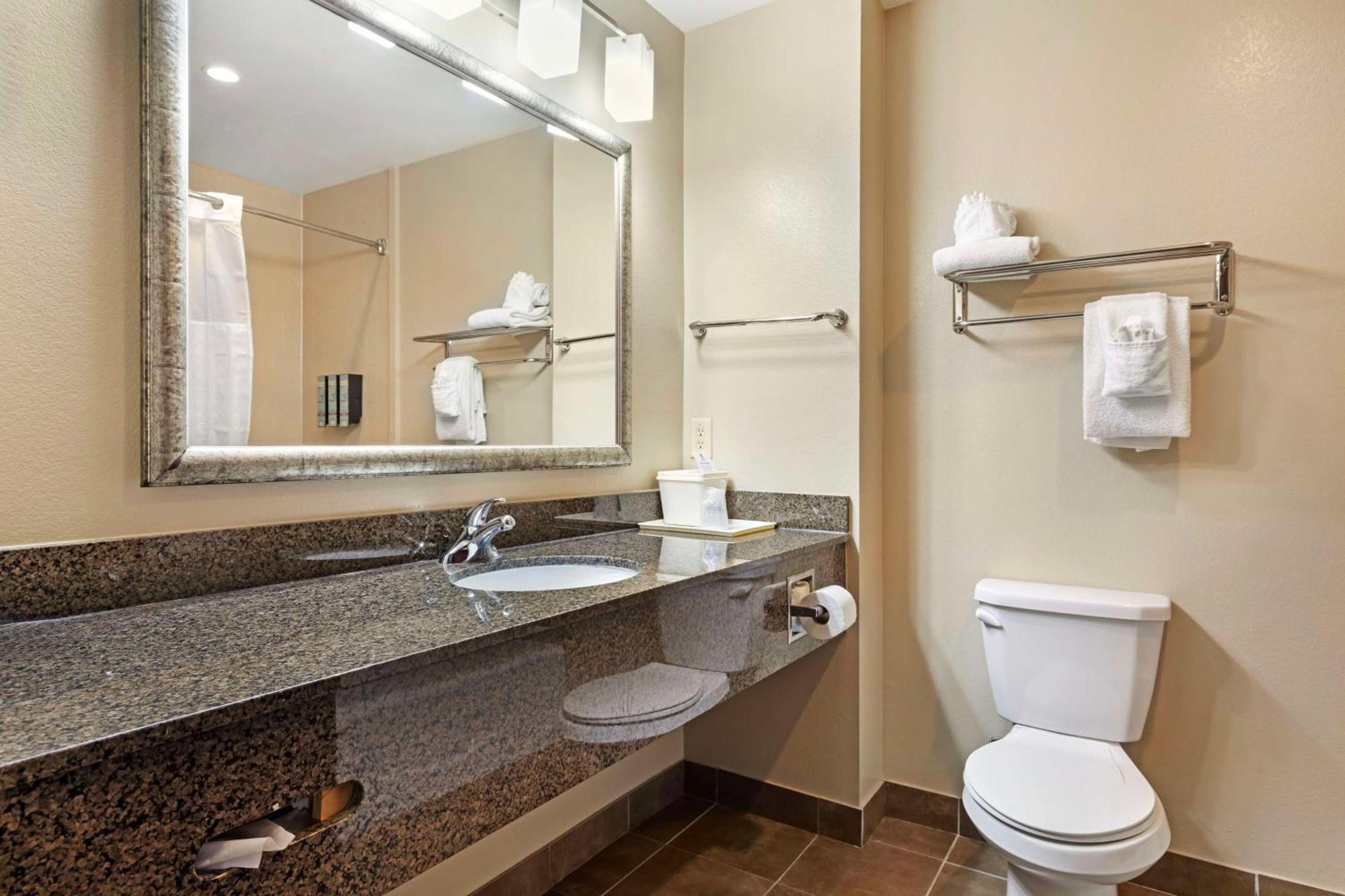 Best Western Carthage Inn & Suites Exterior photo