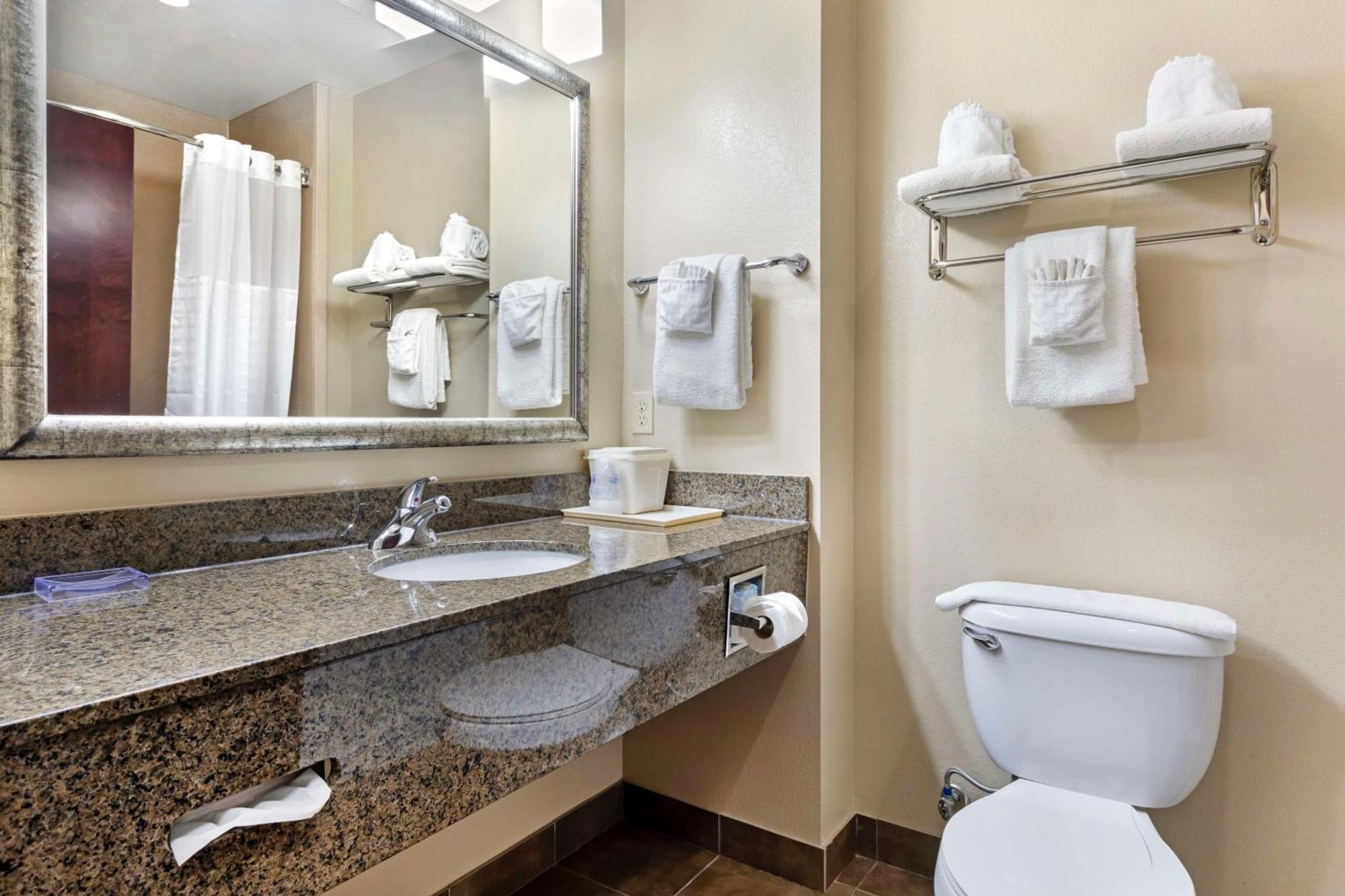 Best Western Carthage Inn & Suites Exterior photo