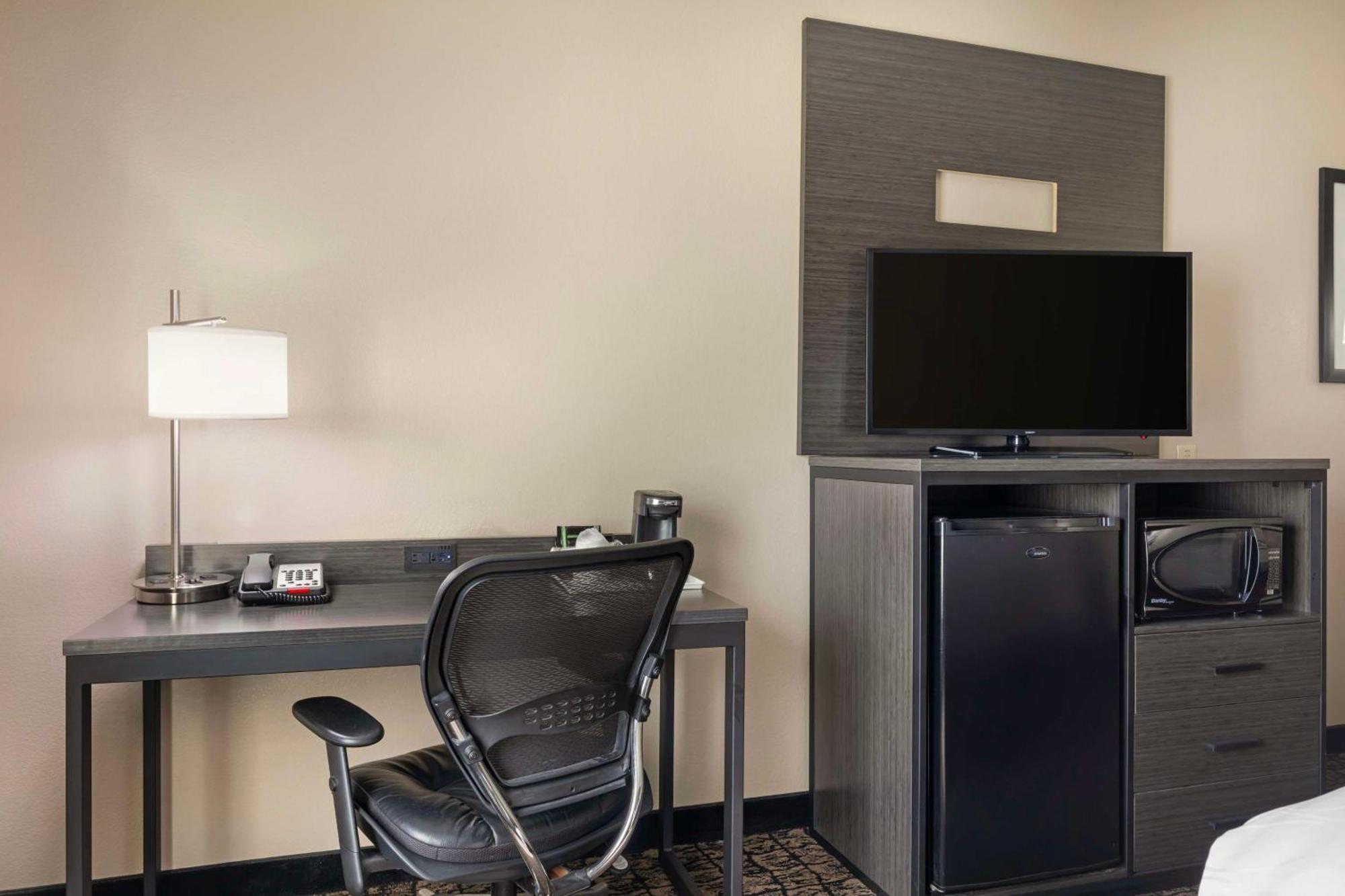 Best Western Carthage Inn & Suites Exterior photo