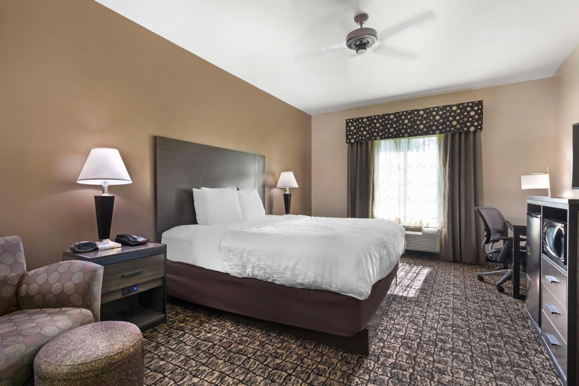Best Western Carthage Inn & Suites Exterior photo