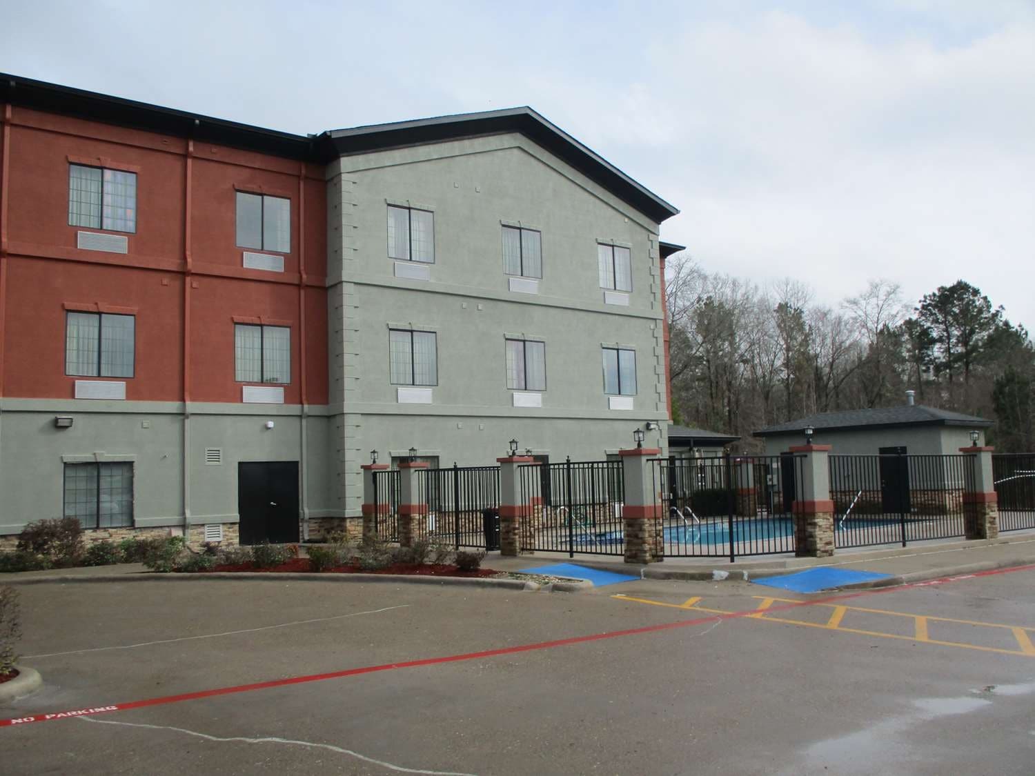 Best Western Carthage Inn & Suites Exterior photo