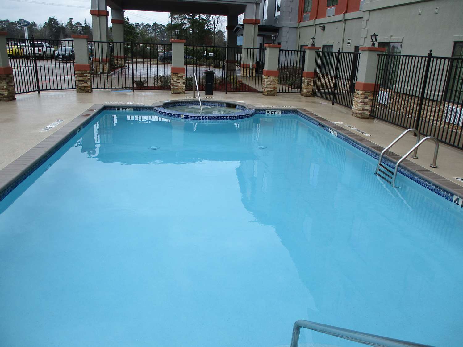 Best Western Carthage Inn & Suites Facilities photo