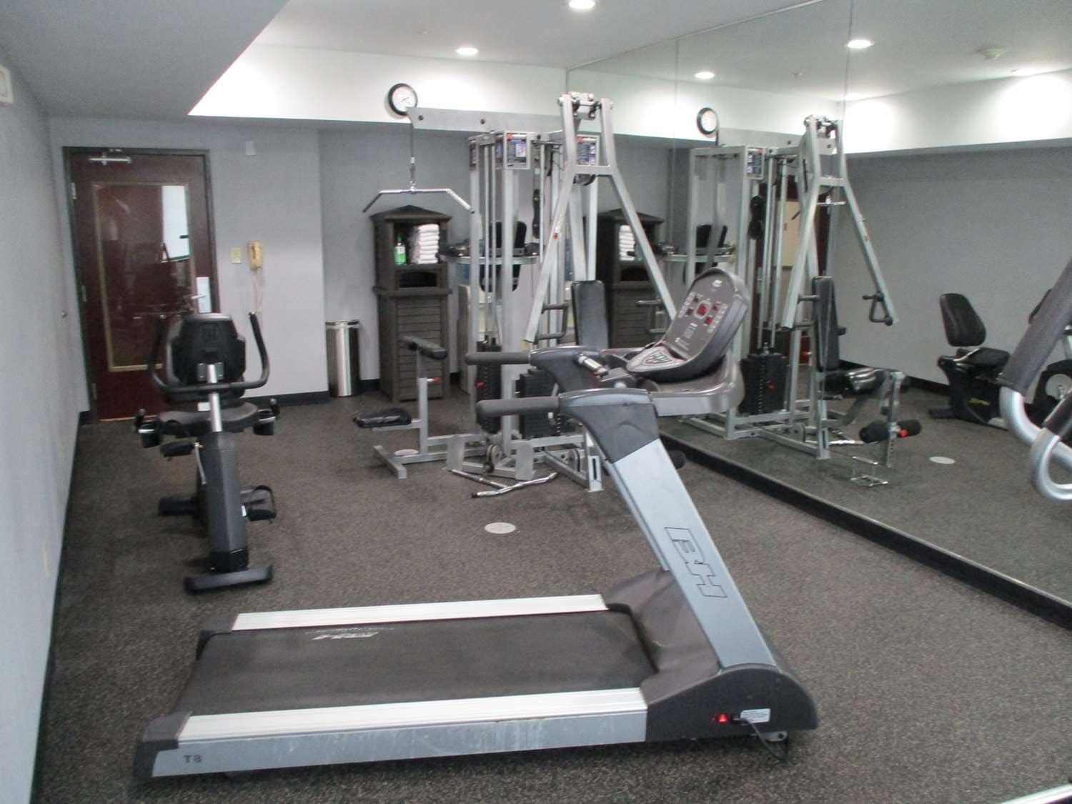 Best Western Carthage Inn & Suites Facilities photo
